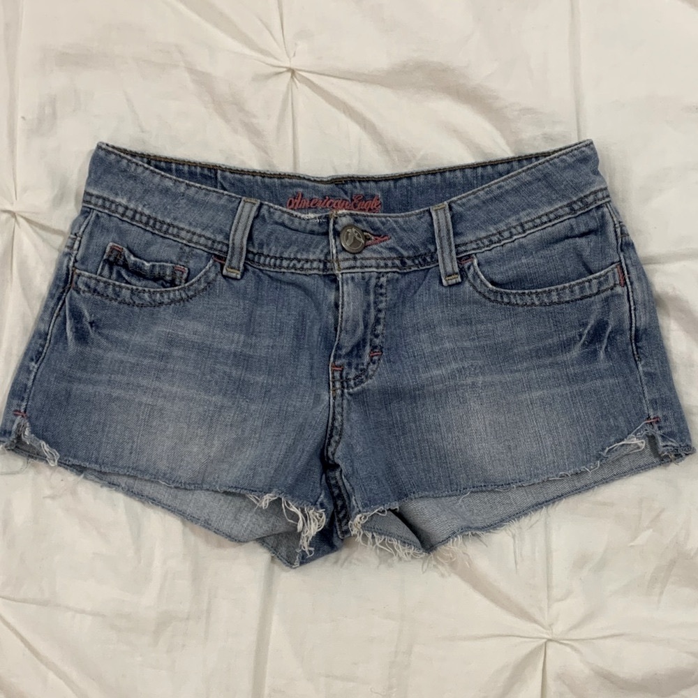 AMERICAN EAGLE DAISY DUKE SHORT SIZE 2